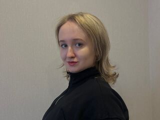 bedroom live cam SuzannKernes