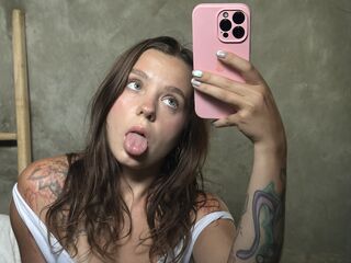 cam girl fingering TomikaLuczki